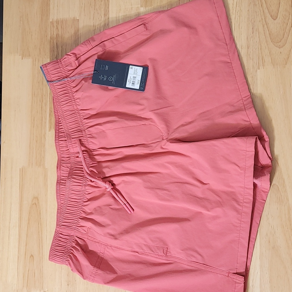 VRST Men's 5'' Everyday Short Size L Pink Rouge NWT UV Protection Zip Pocket NWT
